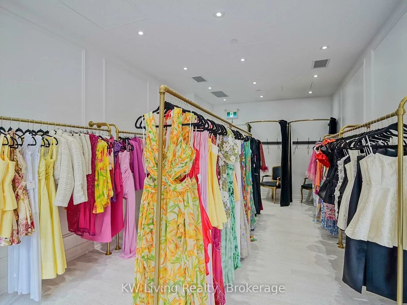 372, Hwy 7, Doncrest, Richmond Hill