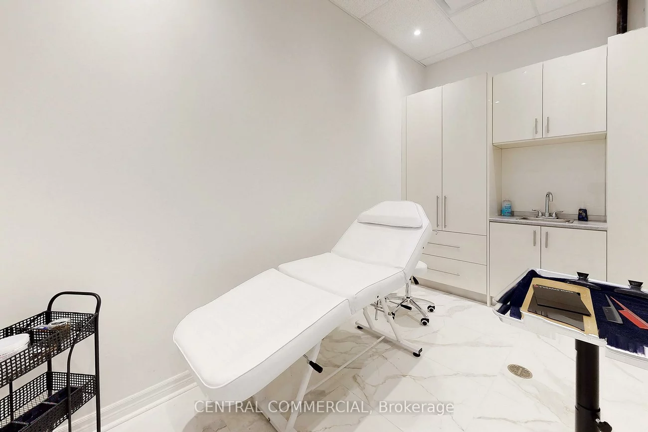 9610, Yonge, North Richvale, Richmond Hill