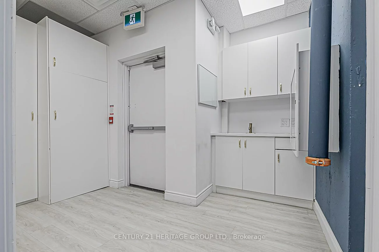 9201, Yonge, North Richvale, Richmond Hill