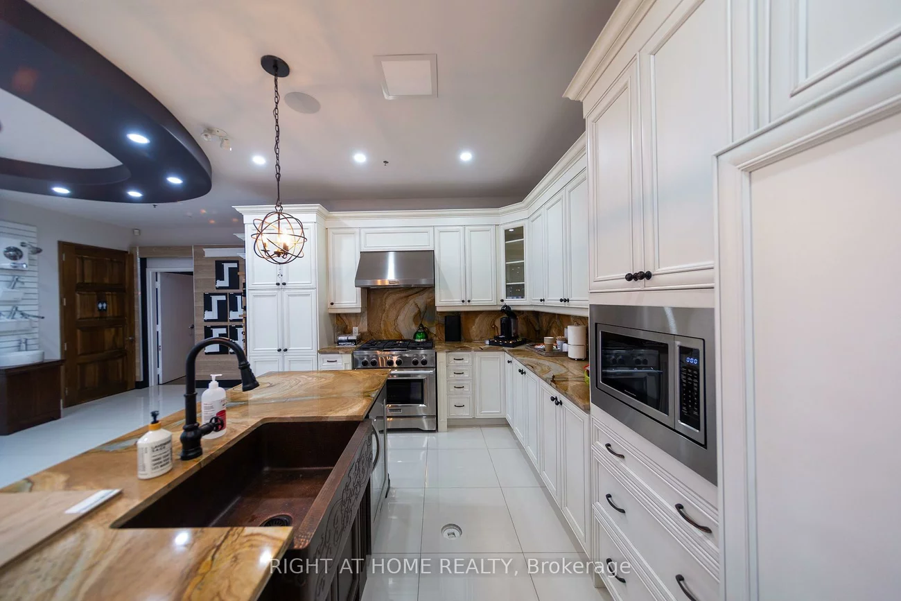 636, Edward, Devonsleigh, Richmond Hill