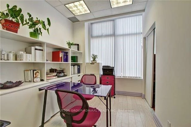 10376, Yonge, Mill Pond, Richmond Hill