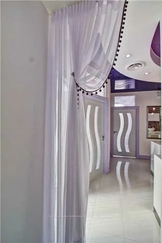 10376, Yonge, Mill Pond, Richmond Hill