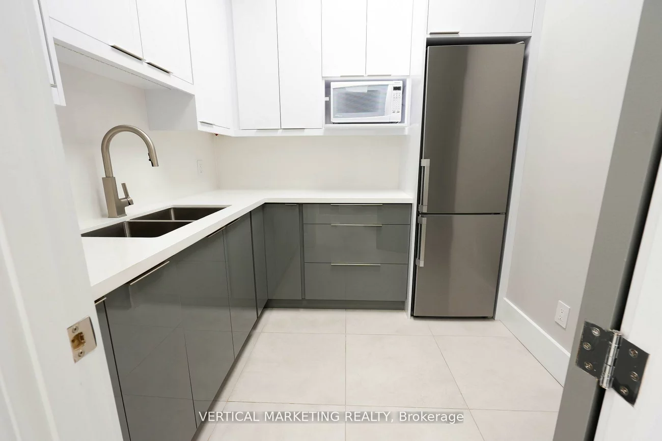 35, West Pearce, Beaver Creek Business Park, Richmond Hill