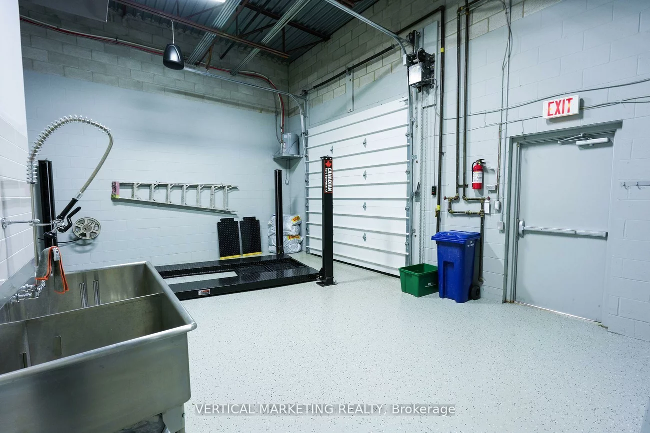 35, West Pearce, Beaver Creek Business Park, Richmond Hill