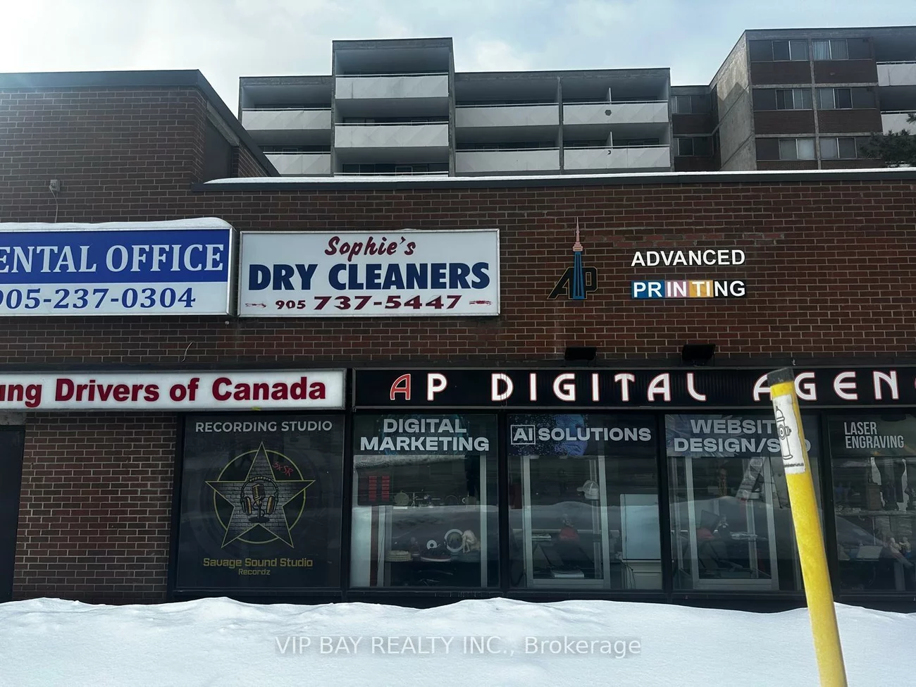 10330, Yonge, Mill Pond, Richmond Hill