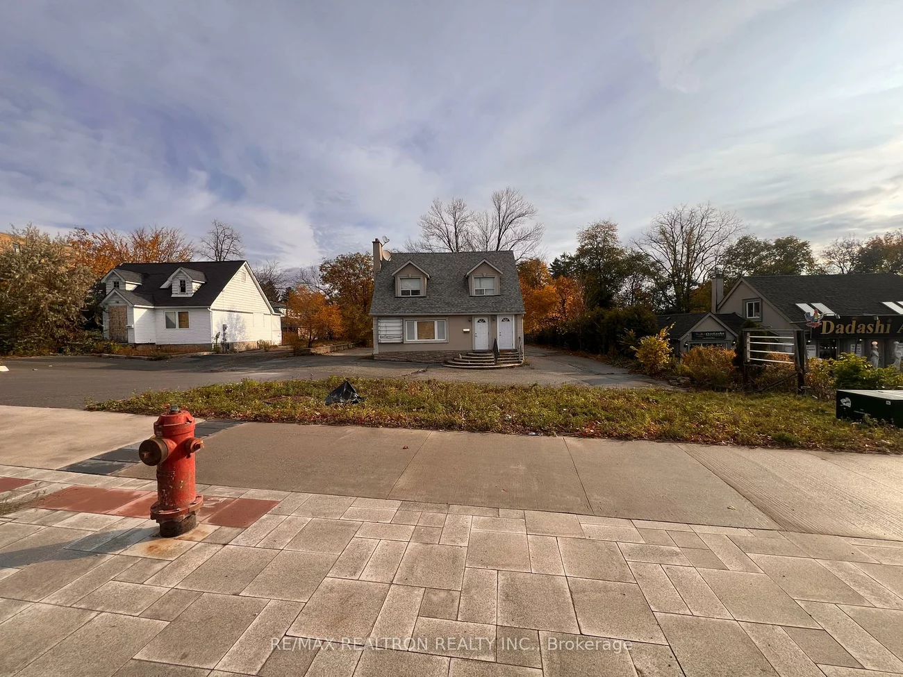 9883, Yonge, Harding, Richmond Hill