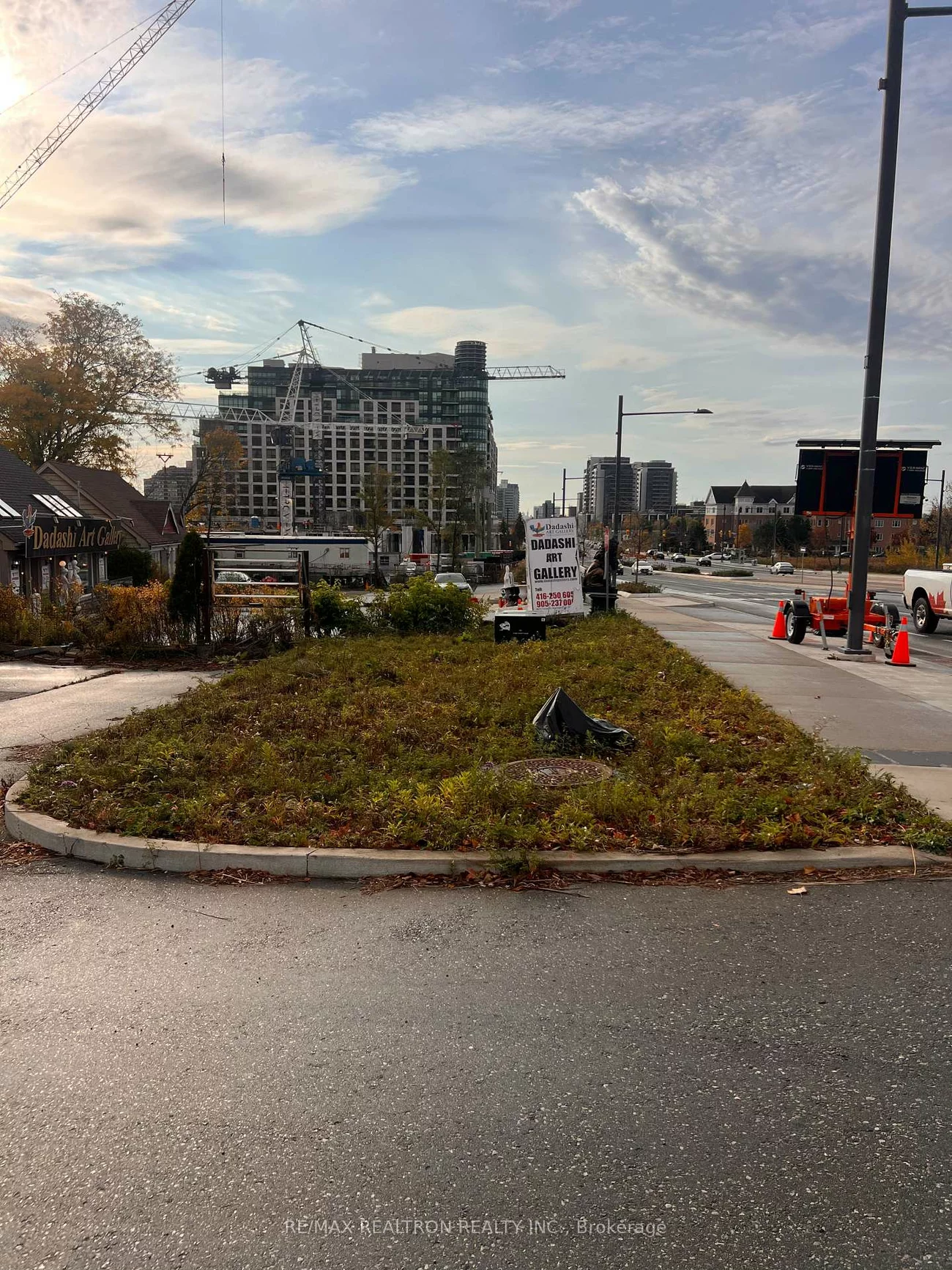 9883, Yonge, Harding, Richmond Hill