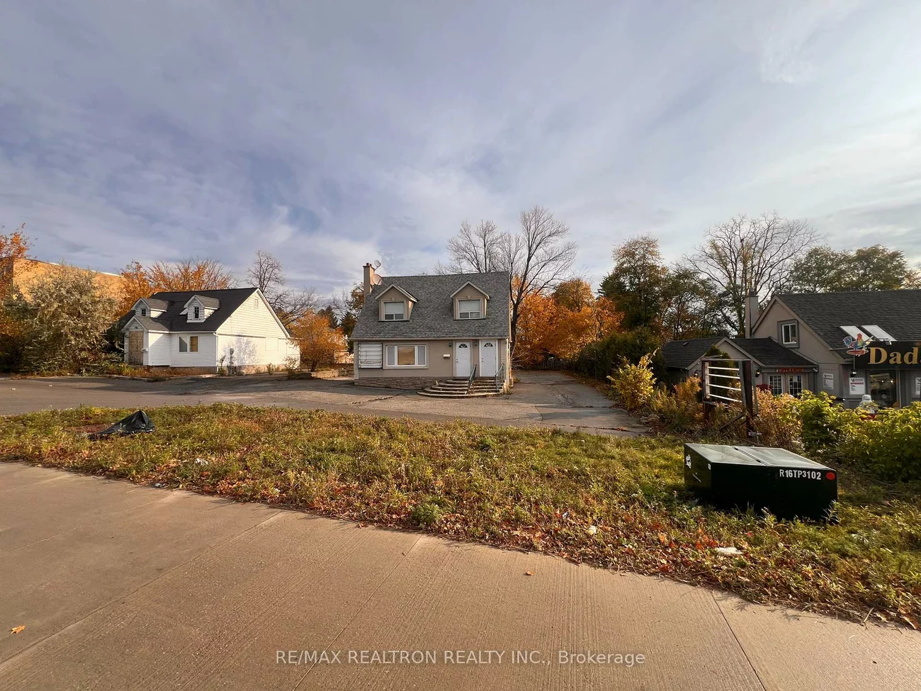 9883, Yonge, Harding, Richmond Hill