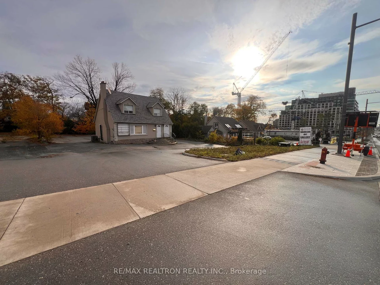 9883, Yonge, Harding, Richmond Hill