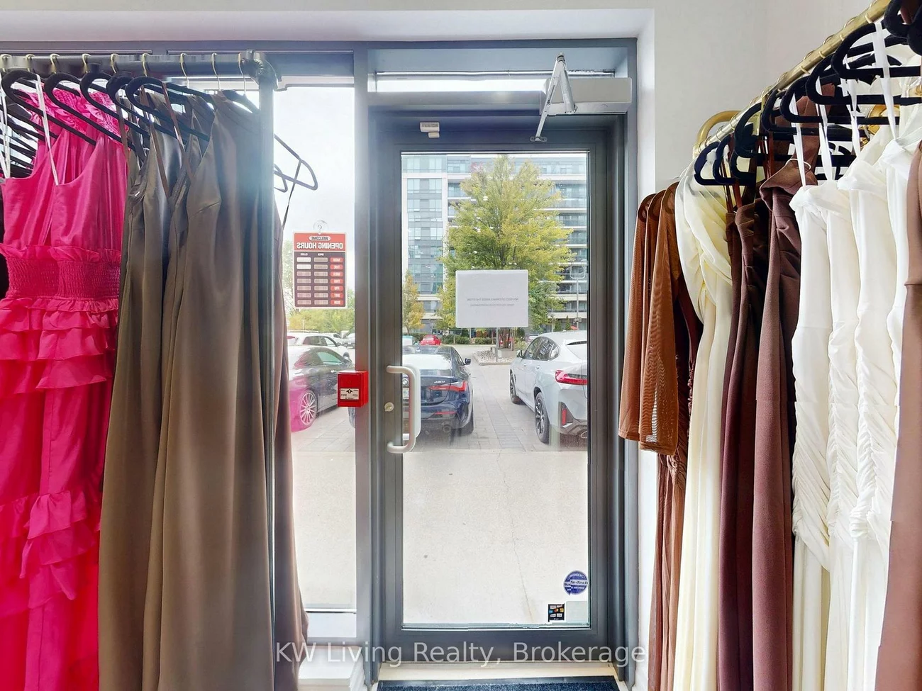 372, Hwy 7, Doncrest, Richmond Hill