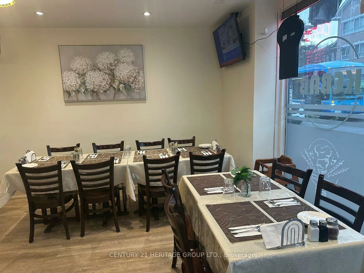 10123, Yonge, Crosby, Richmond Hill