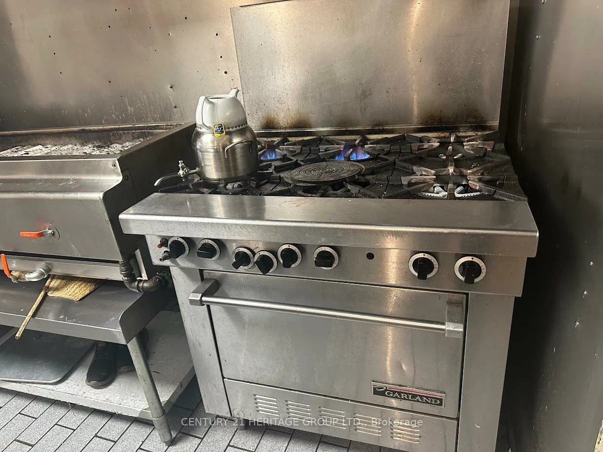 10123, Yonge, Crosby, Richmond Hill