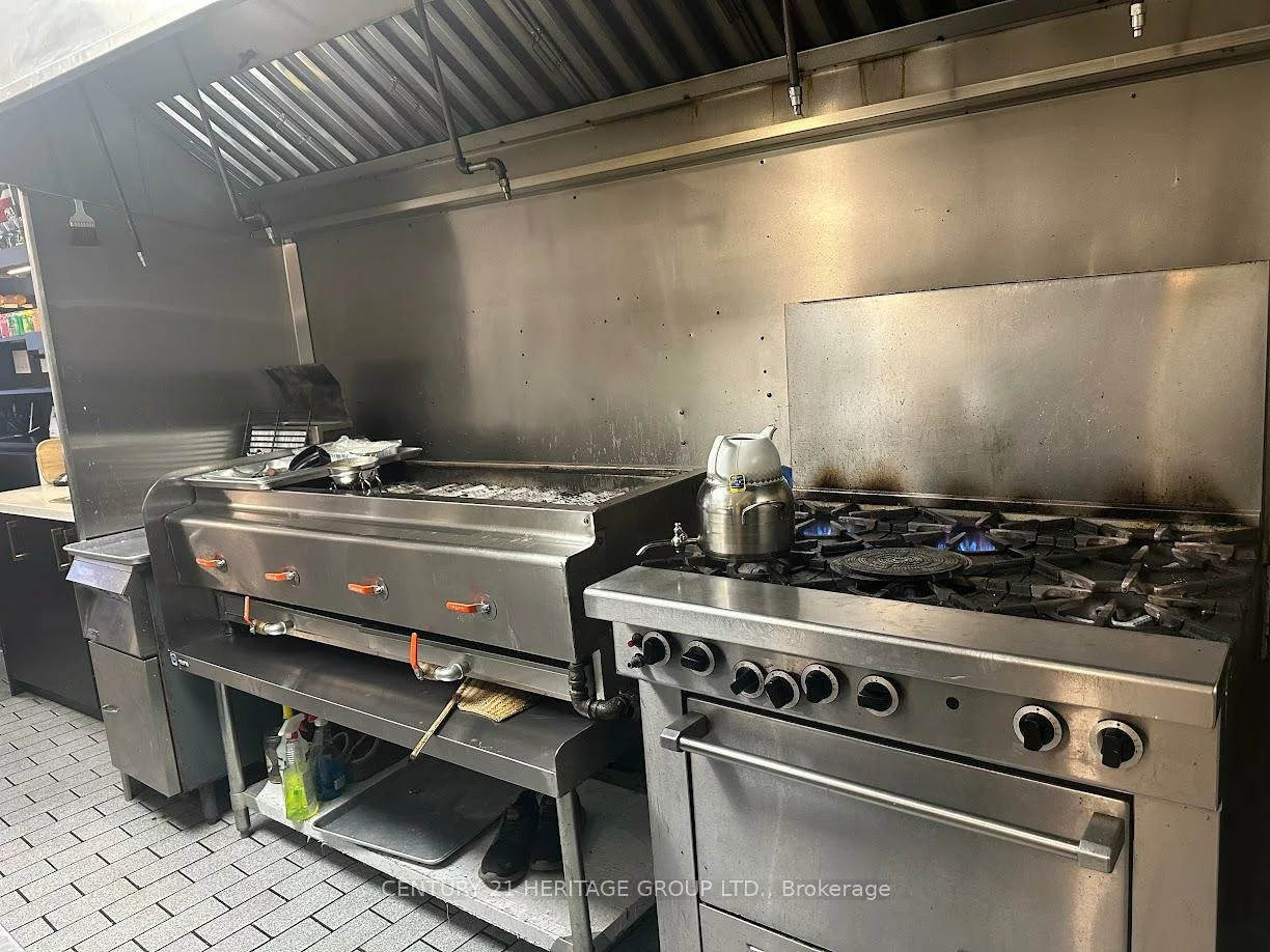 10123, Yonge, Crosby, Richmond Hill