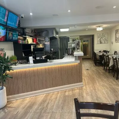 10123, Yonge, Crosby, Richmond Hill