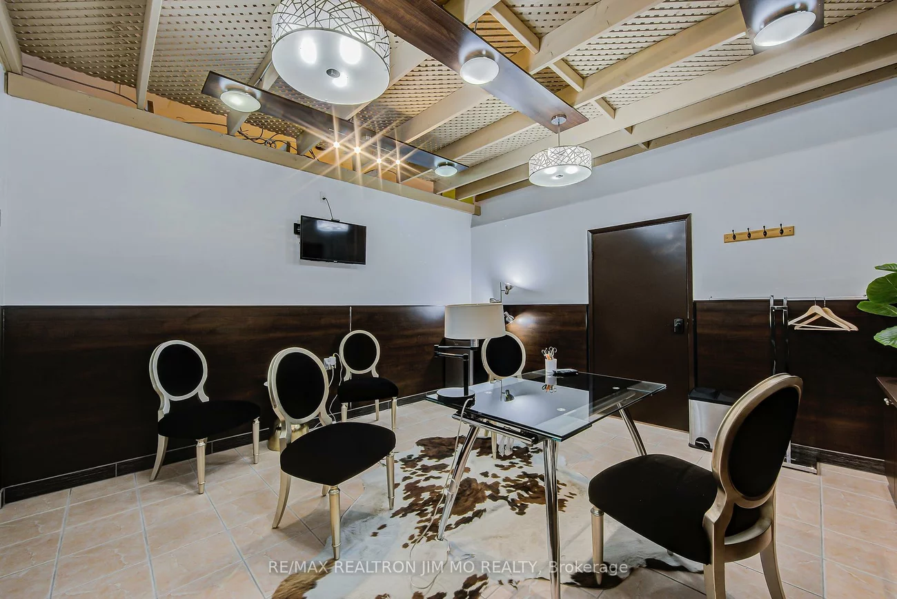 670, Highway 7, Beaver Creek Business Park, Richmond Hill