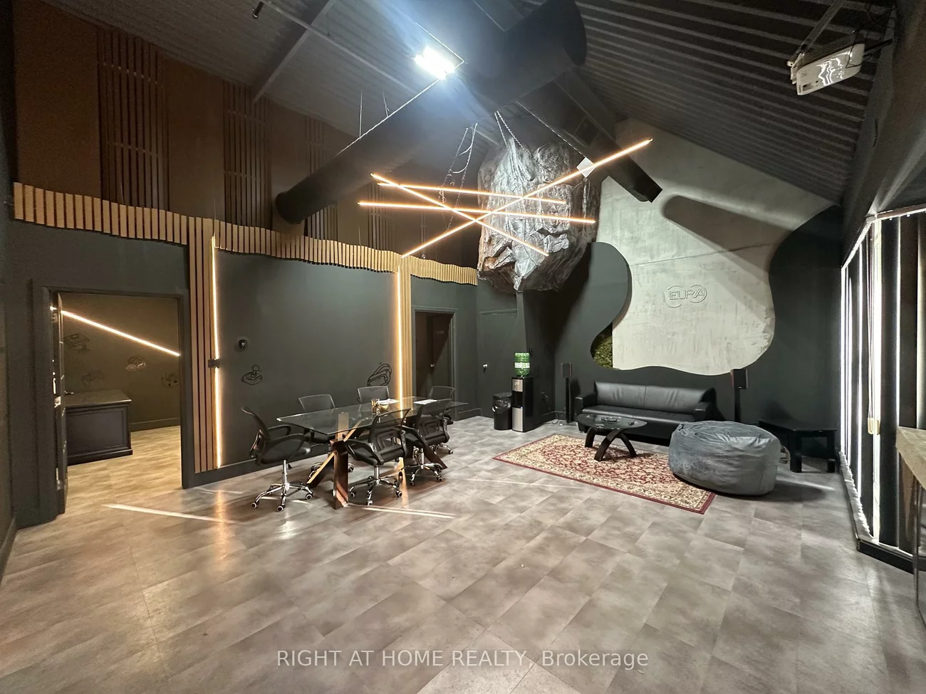 95, West Beaver Creek, Beaver Creek Business Park, Richmond Hill