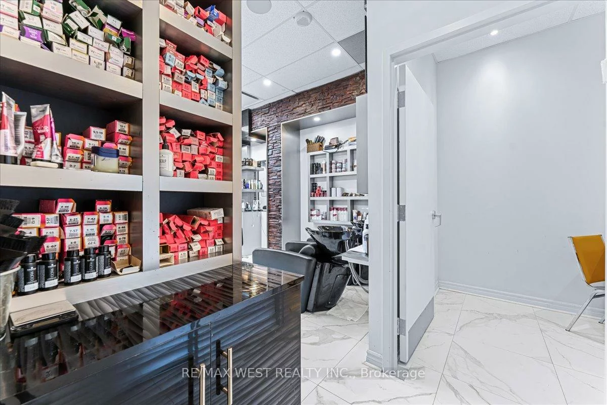 9610, Yonge, North Richvale, Richmond Hill