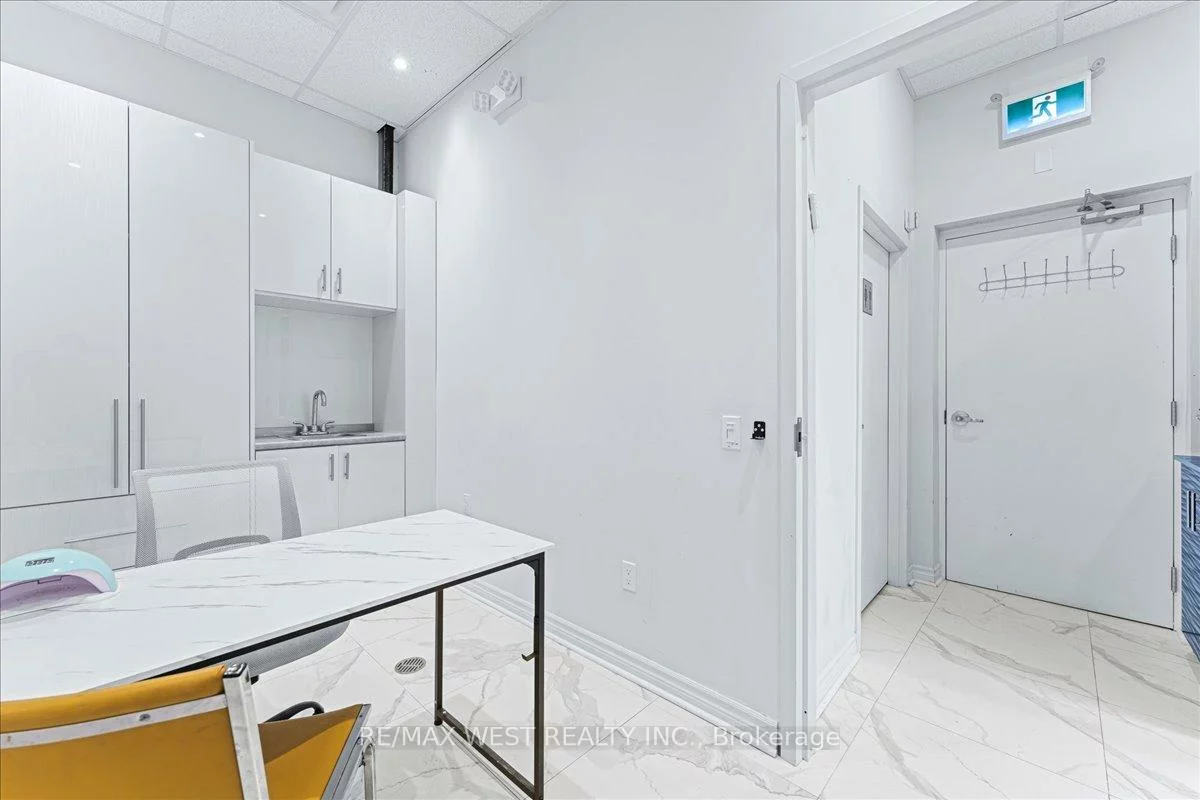 9610, Yonge, North Richvale, Richmond Hill