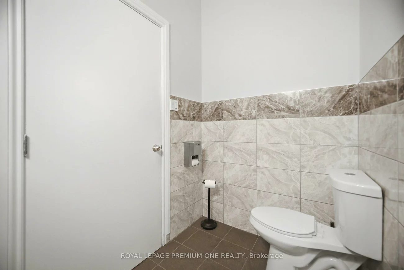 16, Sims, Beaver Creek Business Park, Richmond Hill
