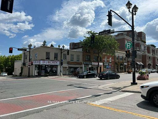 10119, Yonge, Crosby, Richmond Hill