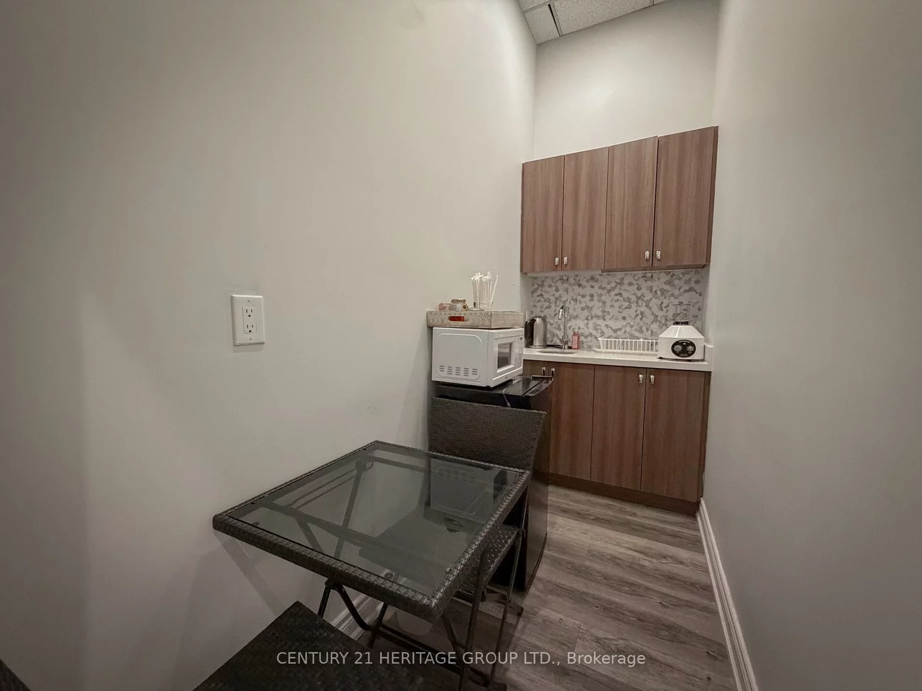 9737, Yonge, Harding, Richmond Hill