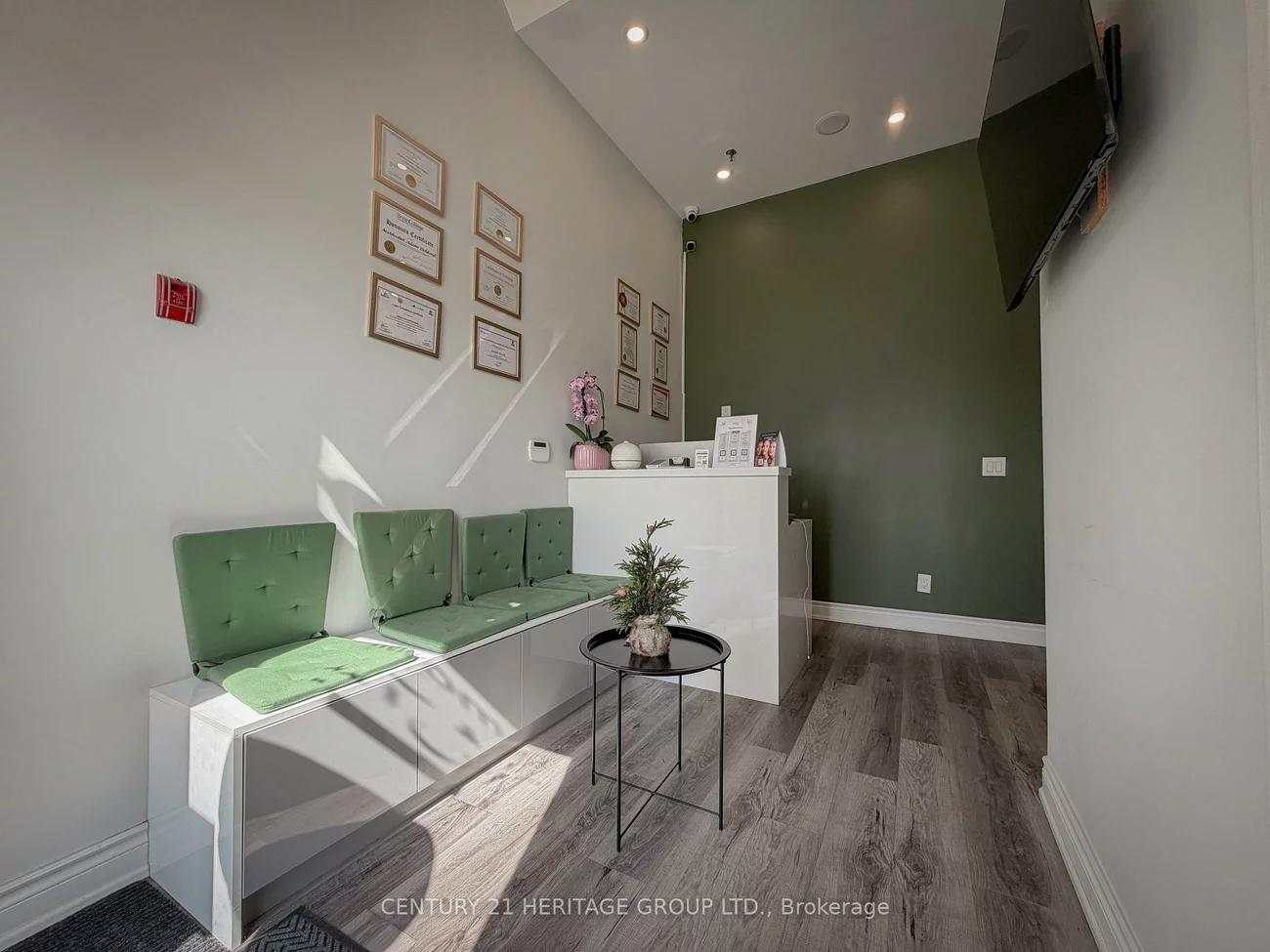 9737, Yonge, Harding, Richmond Hill