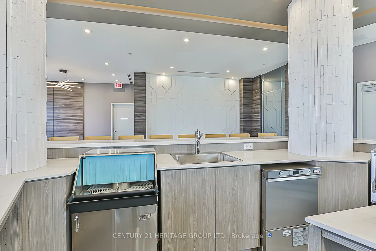 9205, Yonge, Langstaff, Richmond Hill