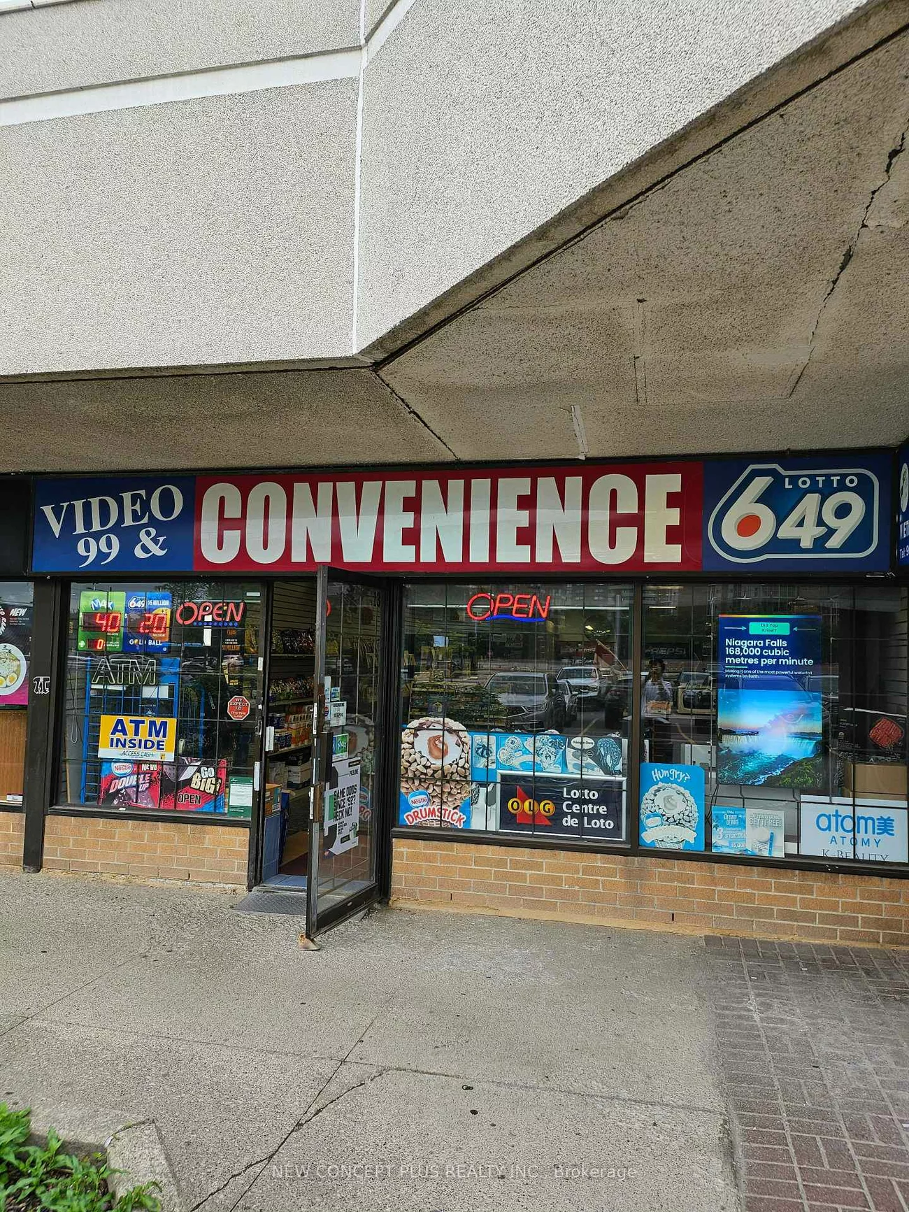 9555, Yonge, Observatory, Richmond Hill