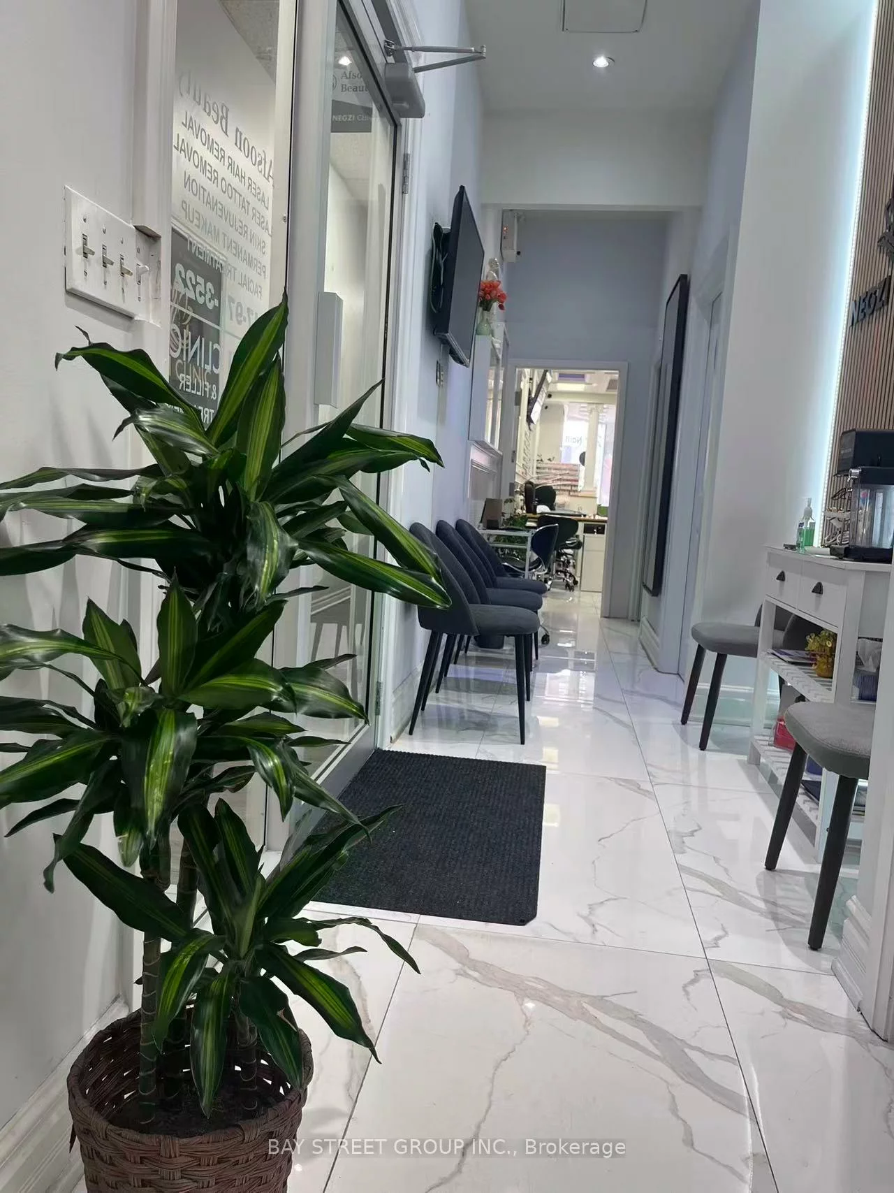 10165, Yonge, Crosby, Richmond Hill