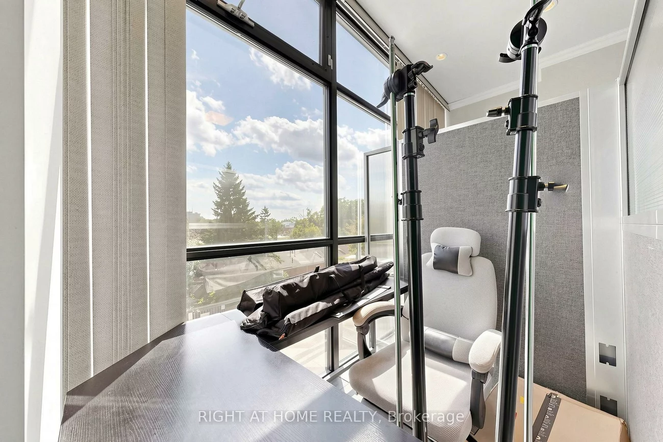 10376, Yonge, Mill Pond, Richmond Hill
