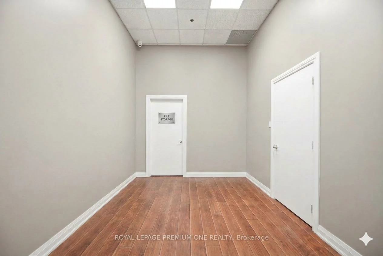 16, Sims, Beaver Creek Business Park, Richmond Hill