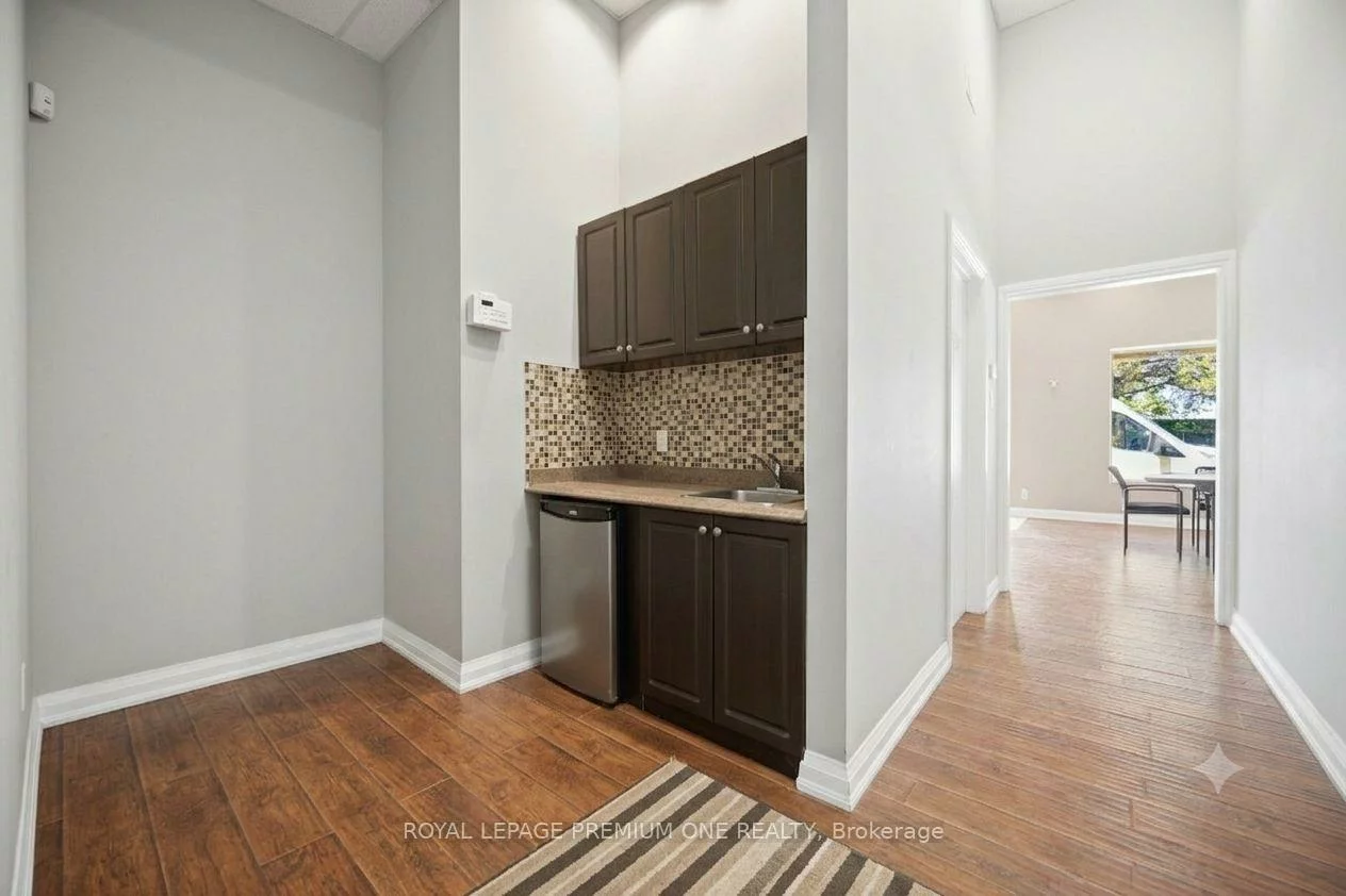 16, Sims, Beaver Creek Business Park, Richmond Hill