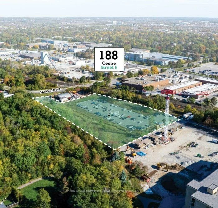188, Centre, Crosby, Richmond Hill