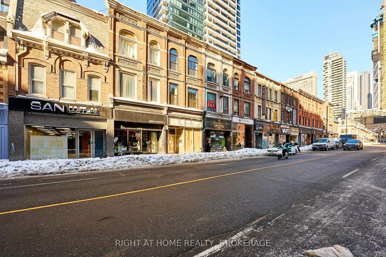 588, Yonge, Bay Street Corridor, Toronto