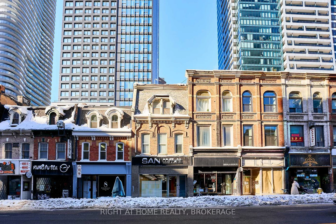 588, Yonge, Bay Street Corridor, Toronto
