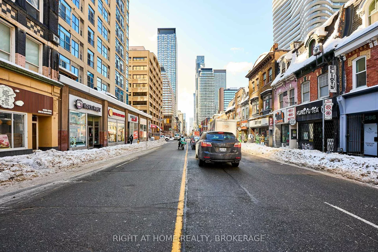 588, Yonge, Bay Street Corridor, Toronto