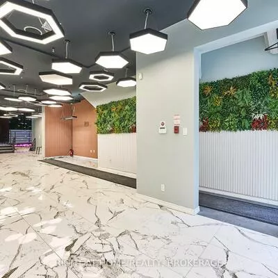 588, Yonge, Bay Street Corridor, Toronto