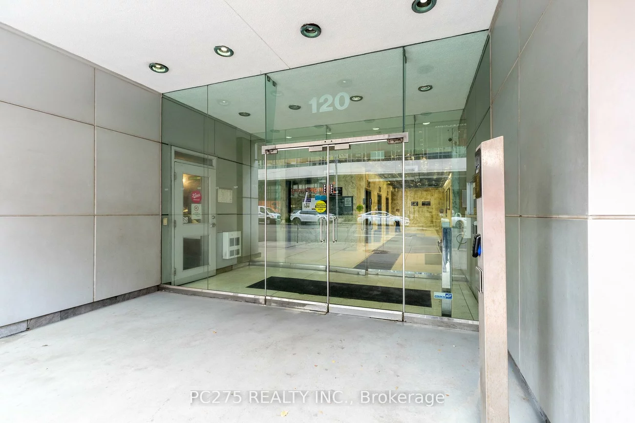 120, Eglinton, Mount Pleasant West, Toronto
