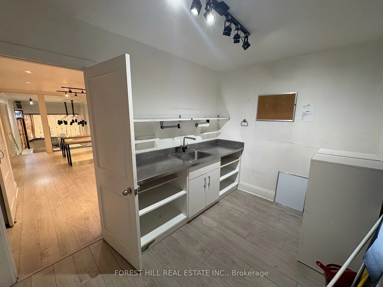 889, Dundas, Trinity-Bellwoods, Toronto
