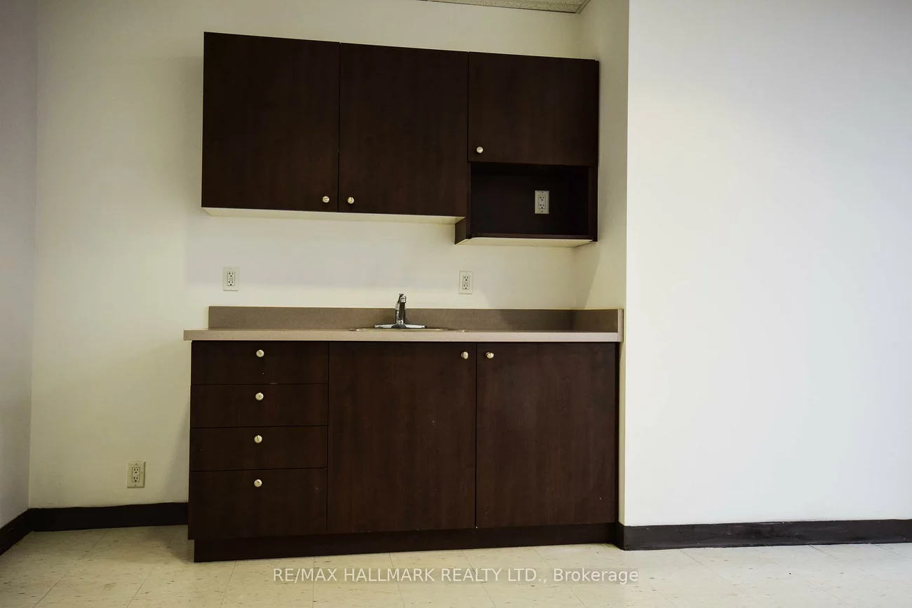 685, Sheppard, Bayview Village, Toronto