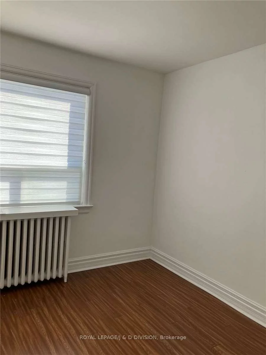 335, Sheppard, Willowdale East, Toronto