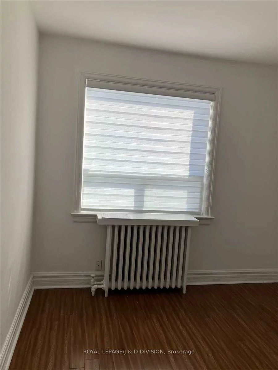 335, Sheppard, Willowdale East, Toronto