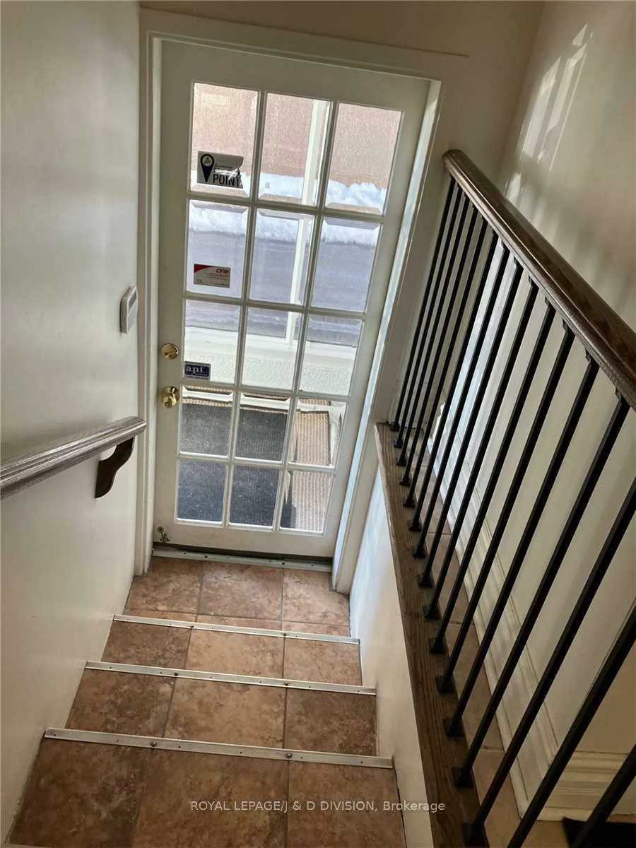 335, Sheppard, Willowdale East, Toronto