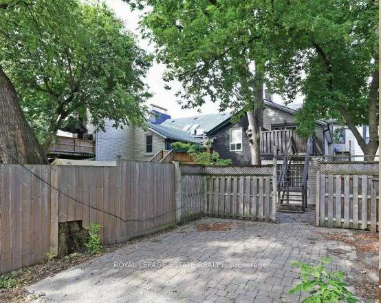 555, Parliament, Cabbagetown-South St. James Town, Toronto
