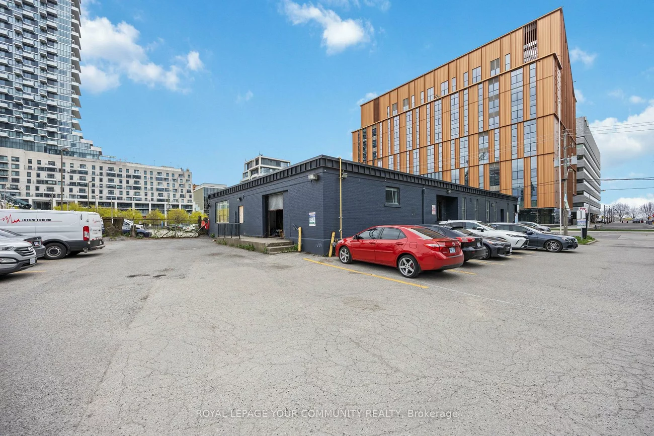 178, Queens, Waterfront Communities C8, Toronto