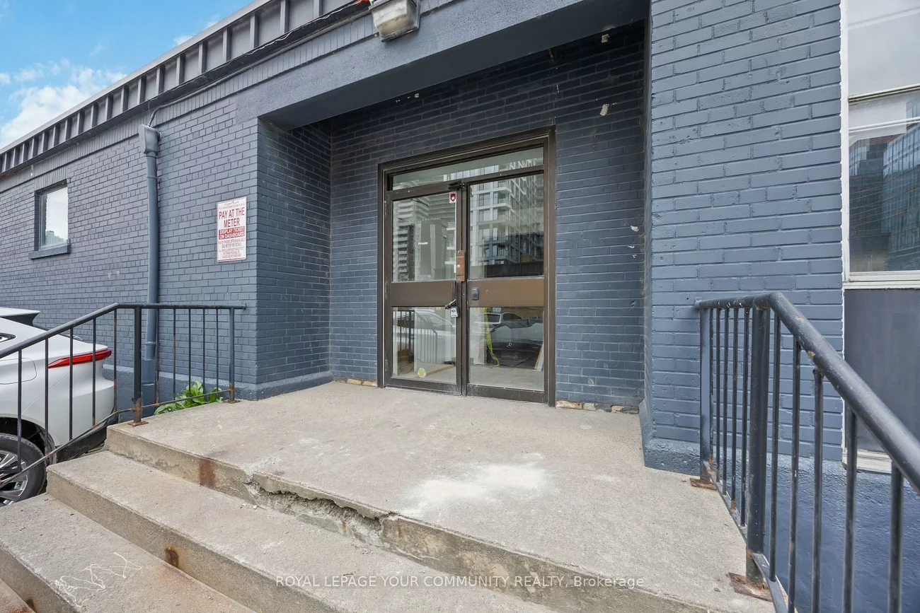 178, Queens, Waterfront Communities C8, Toronto