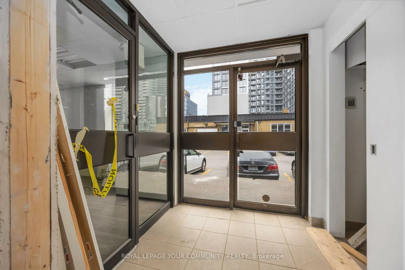 178, Queens, Waterfront Communities C8, Toronto