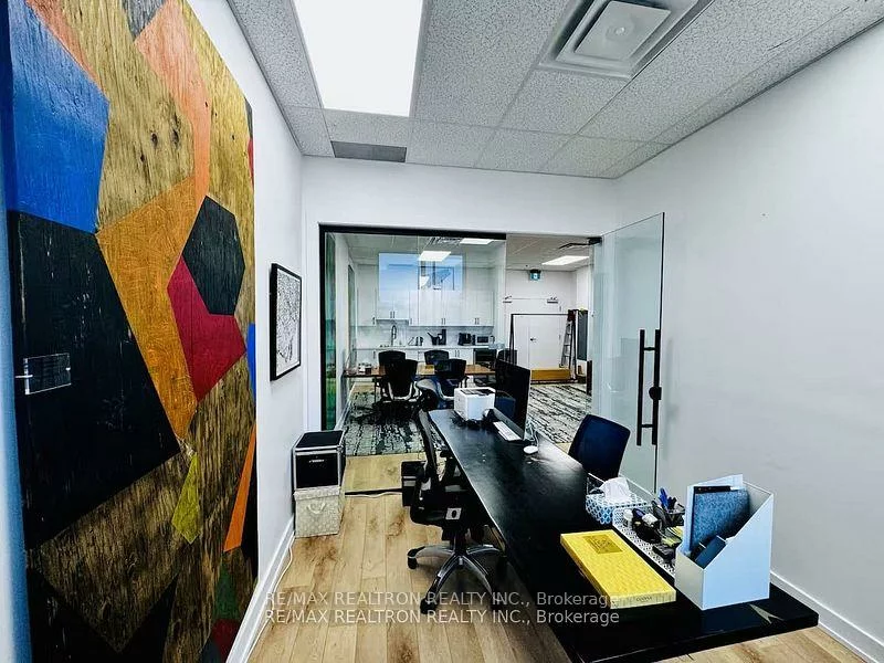 595, Sheppard, Bayview Village, Toronto