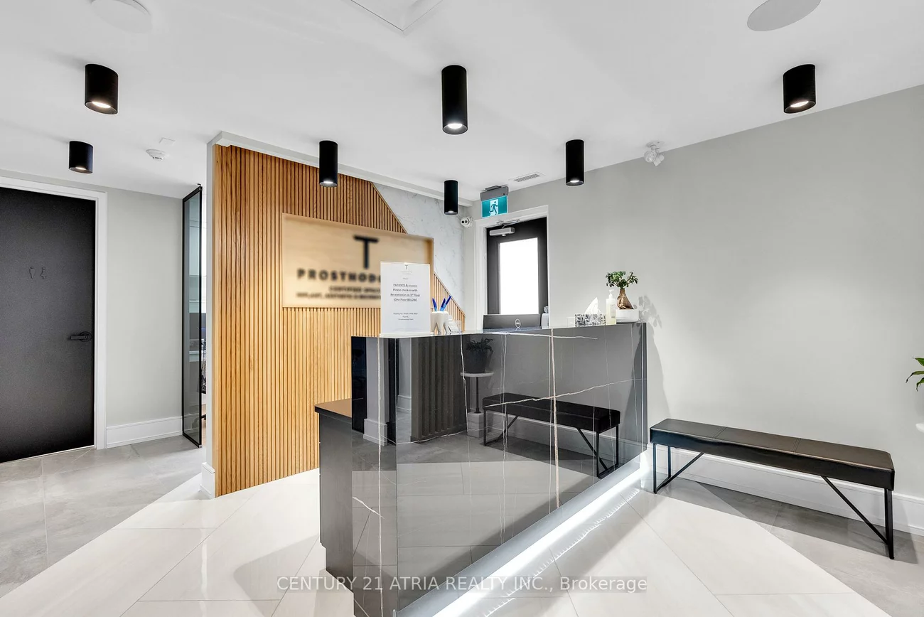 1590, Yonge, Yonge-St. Clair, Toronto