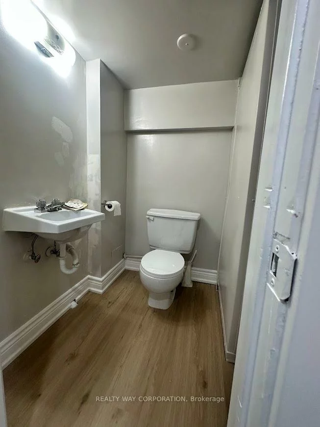 629, Sheppard, Clanton Park, Toronto